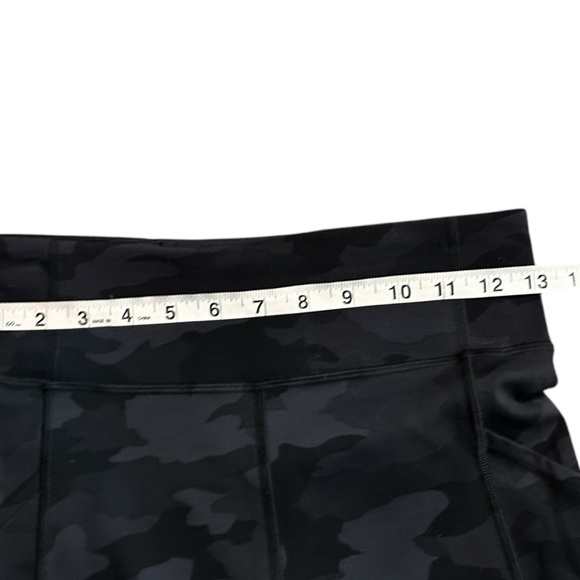 Lululemon Invigorate High-Rise Tight 23" Heritage 365 Camo- Size 6 (2021) - Picture 12 of 14